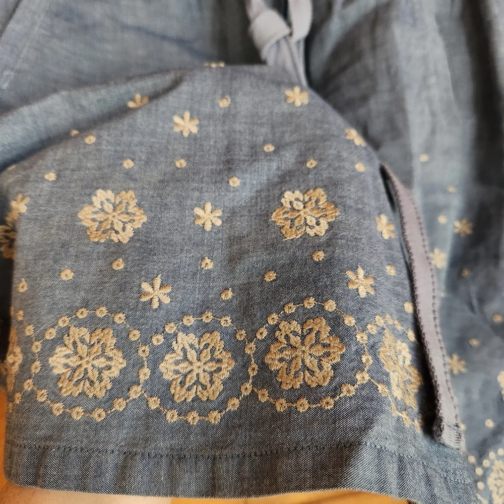 Ann Taylor Loft 💜 Blue Floral Embroidered Chambray‎ Skirt Stretch Pockets Sz 0